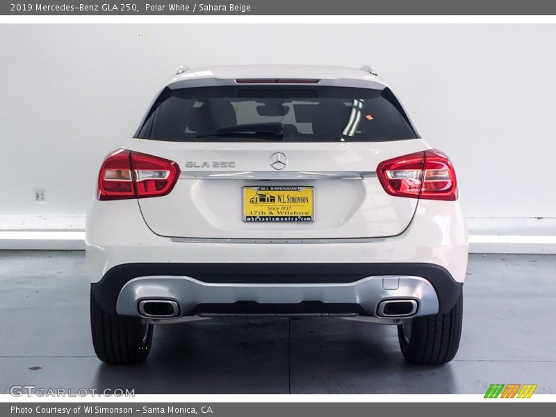 Polar White / Sahara Beige 2019 Mercedes-Benz GLA 250