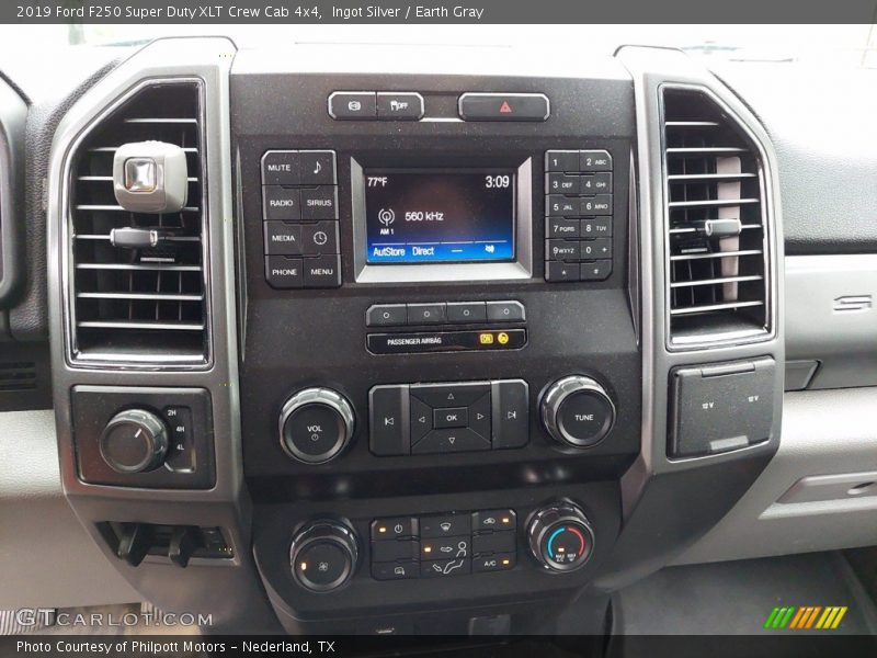 Ingot Silver / Earth Gray 2019 Ford F250 Super Duty XLT Crew Cab 4x4