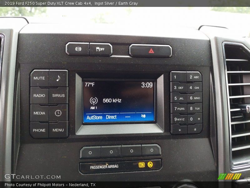 Ingot Silver / Earth Gray 2019 Ford F250 Super Duty XLT Crew Cab 4x4