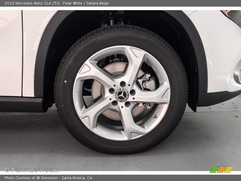 Polar White / Sahara Beige 2019 Mercedes-Benz GLA 250