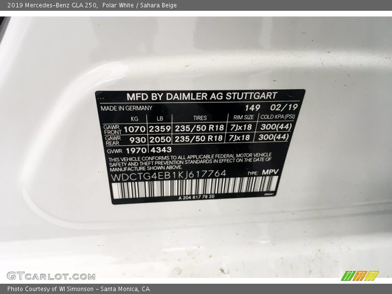 Polar White / Sahara Beige 2019 Mercedes-Benz GLA 250