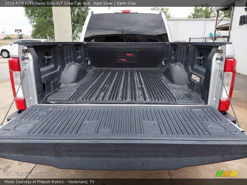Ingot Silver / Earth Gray 2019 Ford F250 Super Duty XLT Crew Cab 4x4