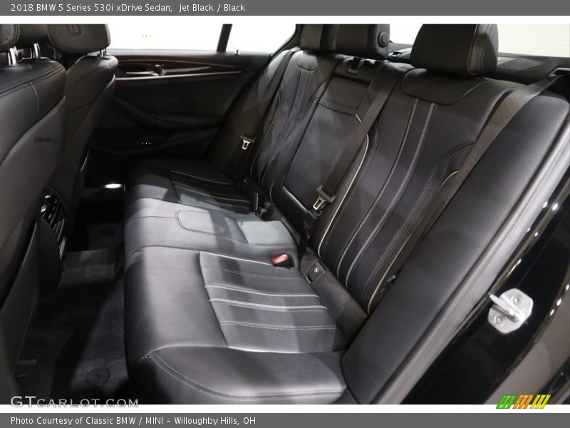 Jet Black / Black 2018 BMW 5 Series 530i xDrive Sedan
