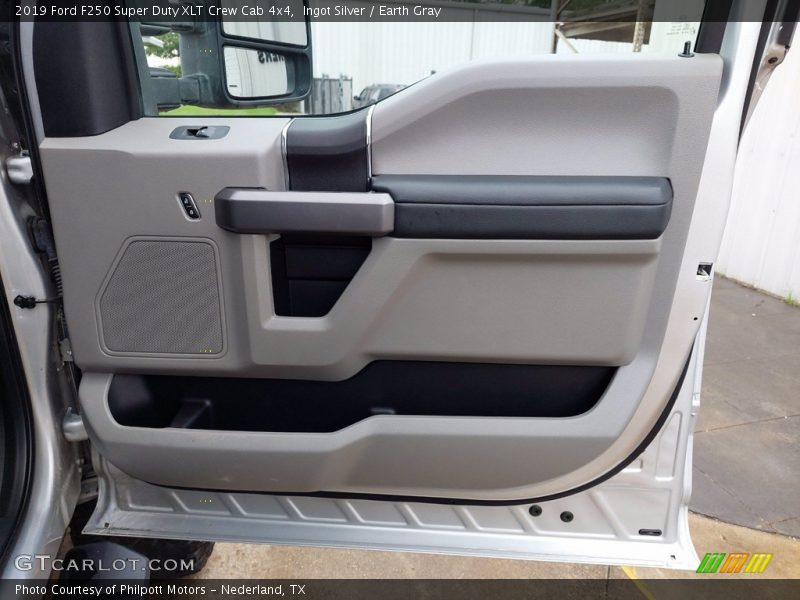 Ingot Silver / Earth Gray 2019 Ford F250 Super Duty XLT Crew Cab 4x4