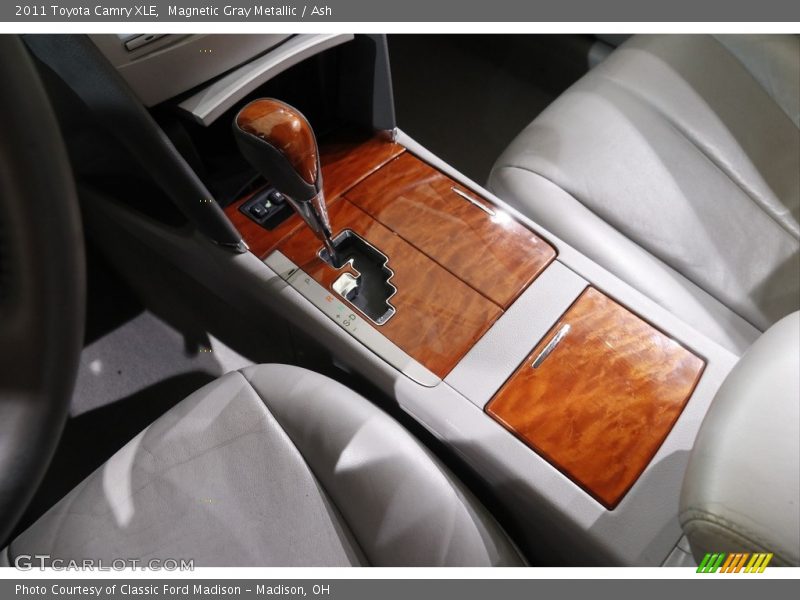 Magnetic Gray Metallic / Ash 2011 Toyota Camry XLE