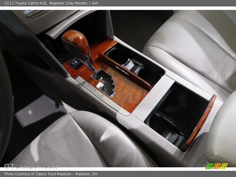Magnetic Gray Metallic / Ash 2011 Toyota Camry XLE