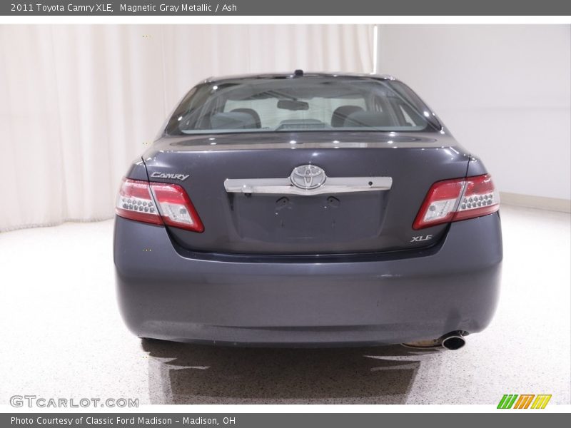 Magnetic Gray Metallic / Ash 2011 Toyota Camry XLE
