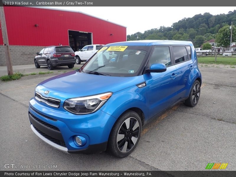 Front 3/4 View of 2019 Soul +