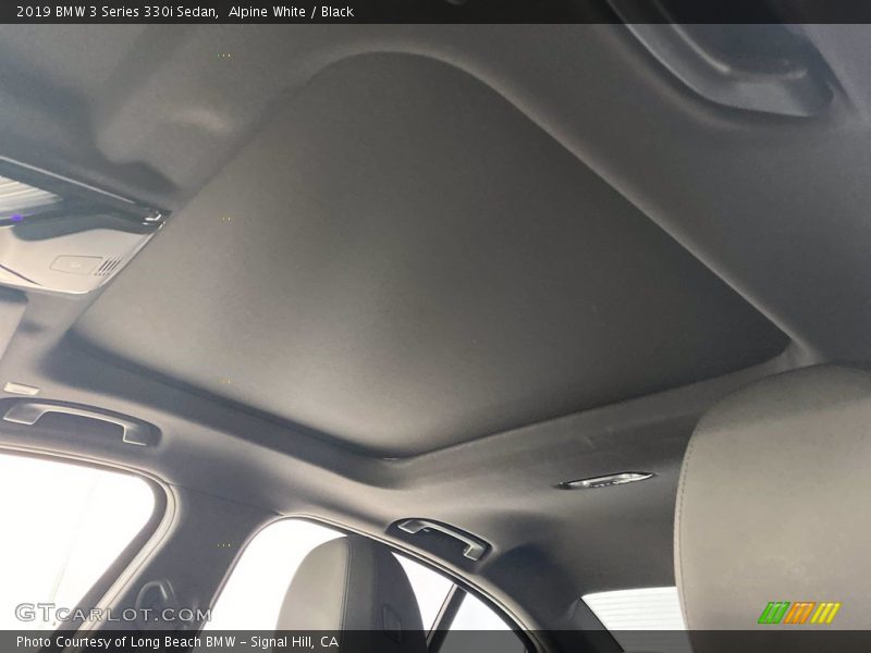 Alpine White / Black 2019 BMW 3 Series 330i Sedan