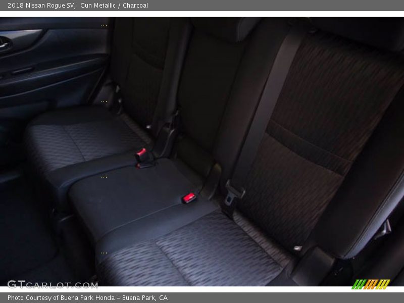Gun Metallic / Charcoal 2018 Nissan Rogue SV
