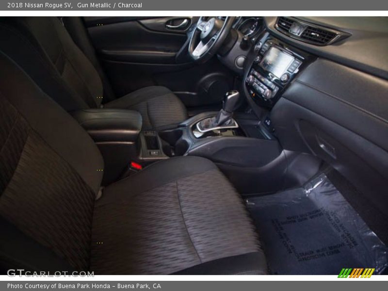 Gun Metallic / Charcoal 2018 Nissan Rogue SV