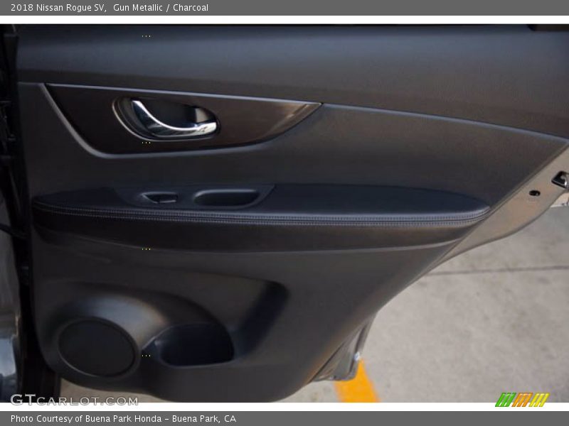 Gun Metallic / Charcoal 2018 Nissan Rogue SV