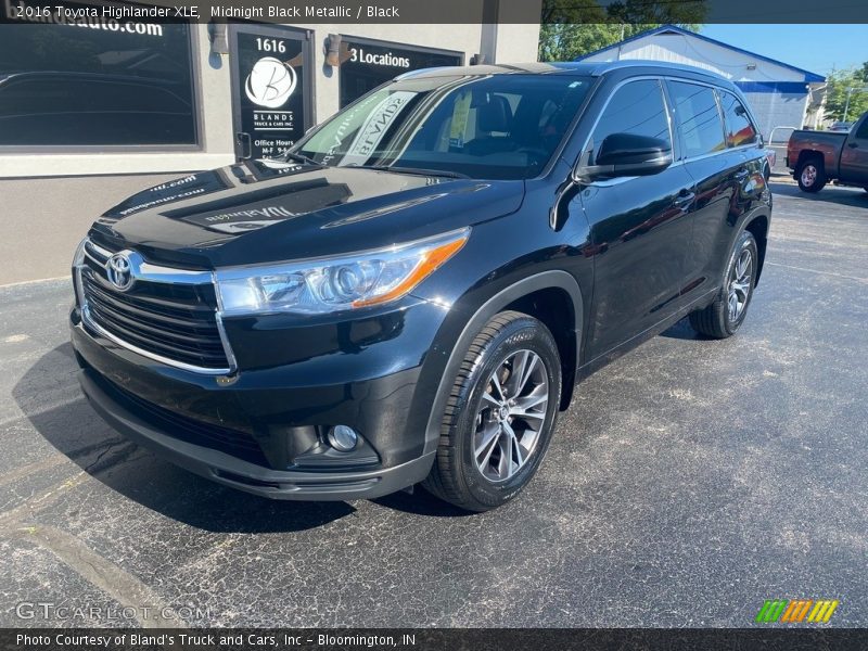 Midnight Black Metallic / Black 2016 Toyota Highlander XLE