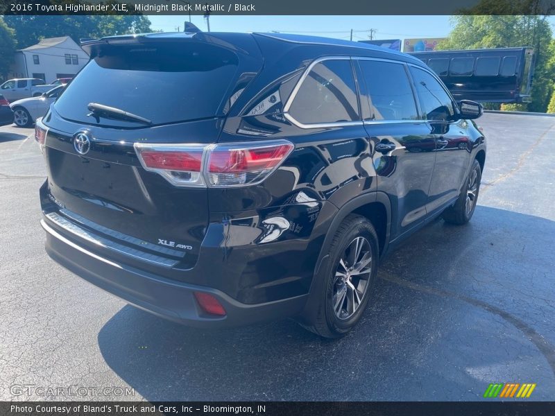 Midnight Black Metallic / Black 2016 Toyota Highlander XLE