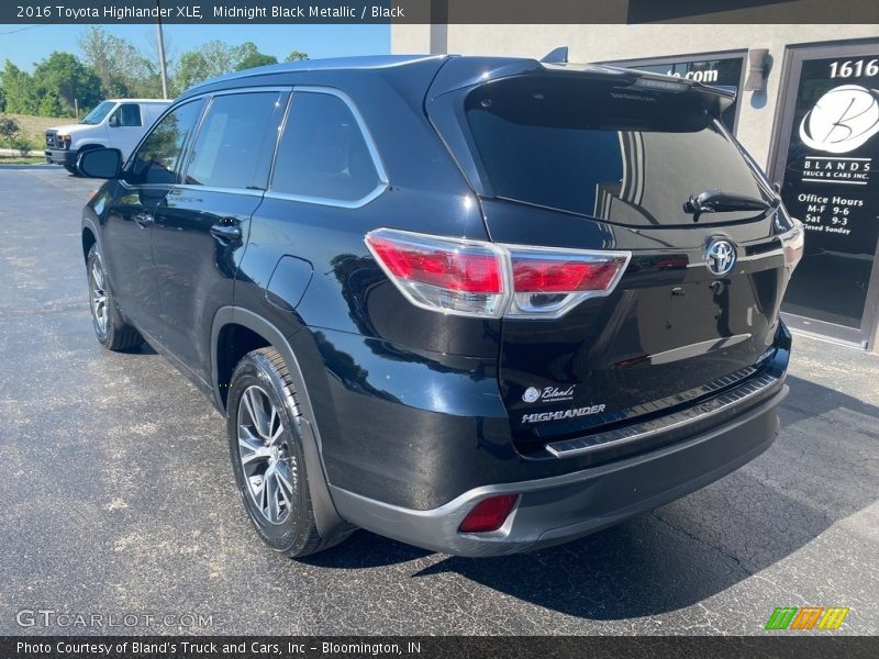Midnight Black Metallic / Black 2016 Toyota Highlander XLE