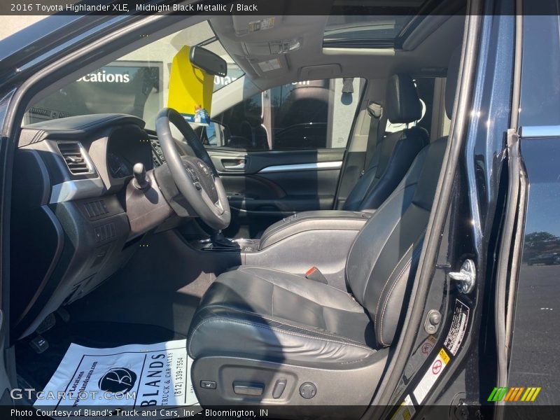 Midnight Black Metallic / Black 2016 Toyota Highlander XLE