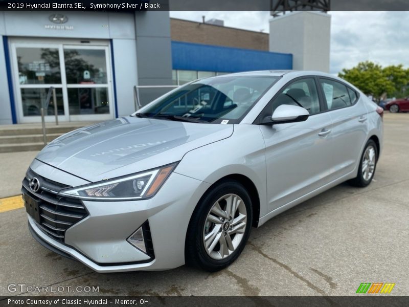 Symphony Silver / Black 2019 Hyundai Elantra SEL