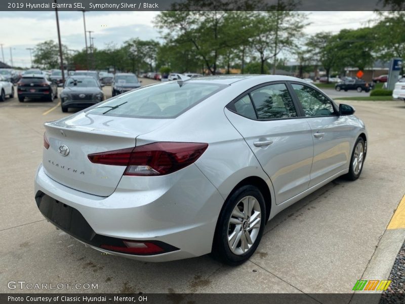 Symphony Silver / Black 2019 Hyundai Elantra SEL