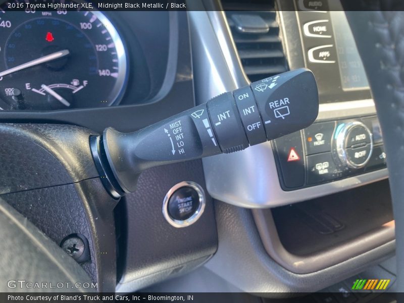Midnight Black Metallic / Black 2016 Toyota Highlander XLE