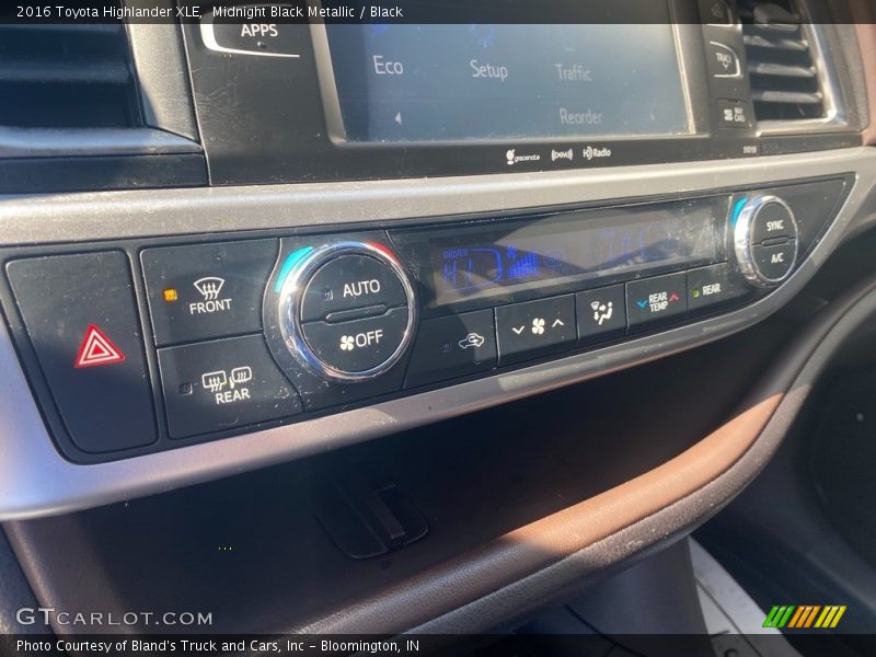 Midnight Black Metallic / Black 2016 Toyota Highlander XLE