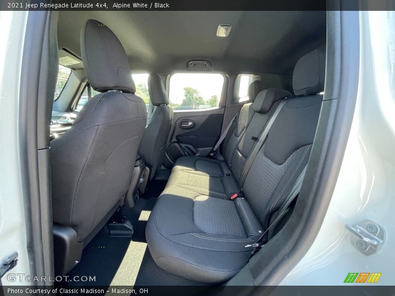 Alpine White / Black 2021 Jeep Renegade Latitude 4x4