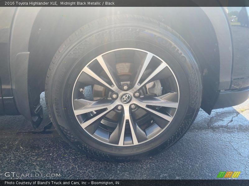Midnight Black Metallic / Black 2016 Toyota Highlander XLE