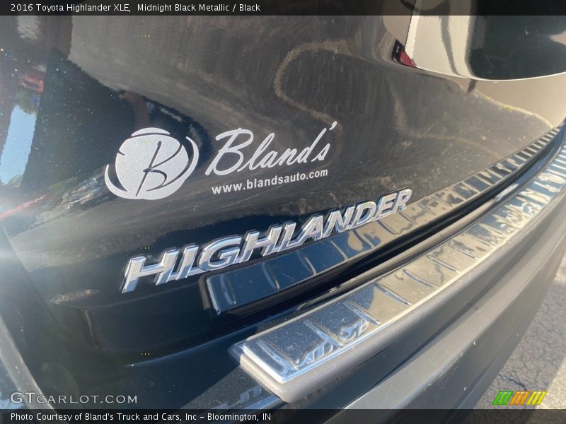 Midnight Black Metallic / Black 2016 Toyota Highlander XLE