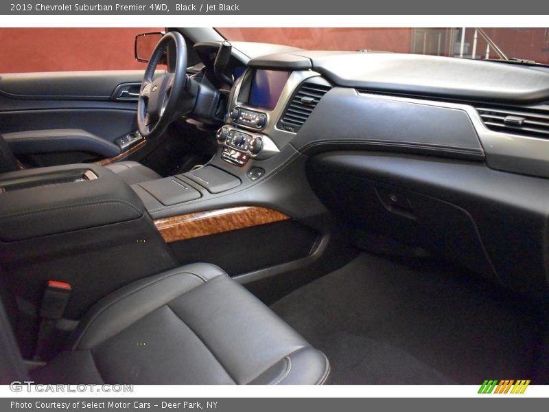 Black / Jet Black 2019 Chevrolet Suburban Premier 4WD