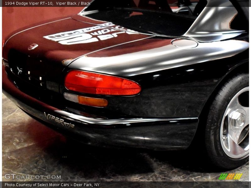 Viper Black / Black 1994 Dodge Viper RT-10