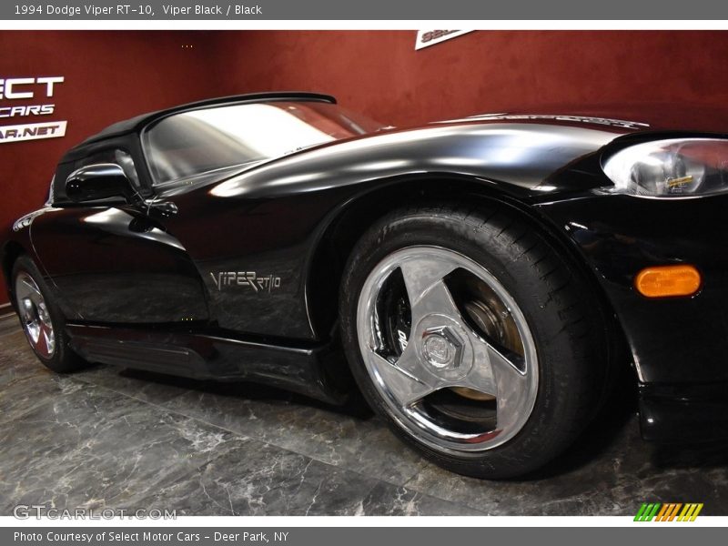 Viper Black / Black 1994 Dodge Viper RT-10