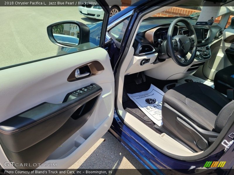 Jazz Blue Pearl / Black/Alloy 2018 Chrysler Pacifica L