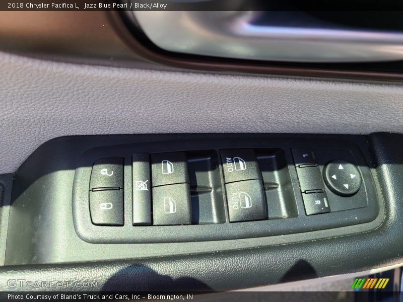 Jazz Blue Pearl / Black/Alloy 2018 Chrysler Pacifica L