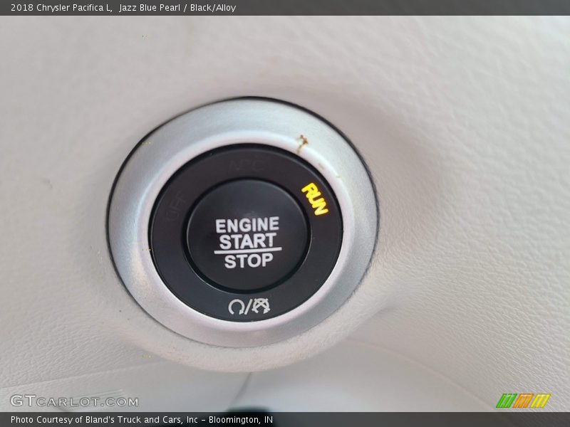 Jazz Blue Pearl / Black/Alloy 2018 Chrysler Pacifica L