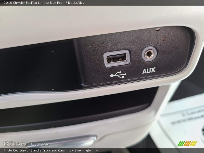 Jazz Blue Pearl / Black/Alloy 2018 Chrysler Pacifica L