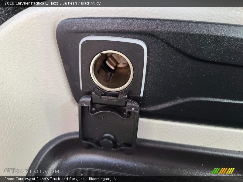 Jazz Blue Pearl / Black/Alloy 2018 Chrysler Pacifica L