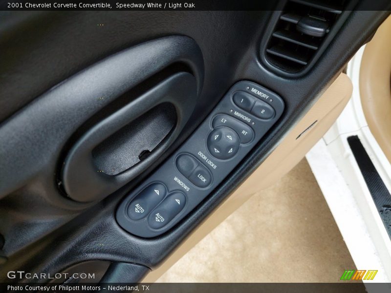 Speedway White / Light Oak 2001 Chevrolet Corvette Convertible
