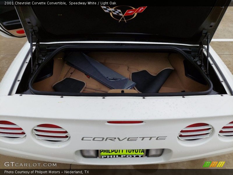 Speedway White / Light Oak 2001 Chevrolet Corvette Convertible