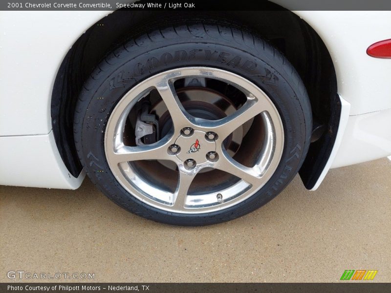 Speedway White / Light Oak 2001 Chevrolet Corvette Convertible