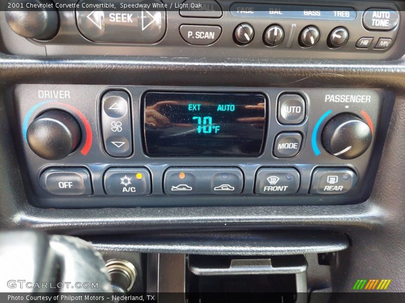 Speedway White / Light Oak 2001 Chevrolet Corvette Convertible