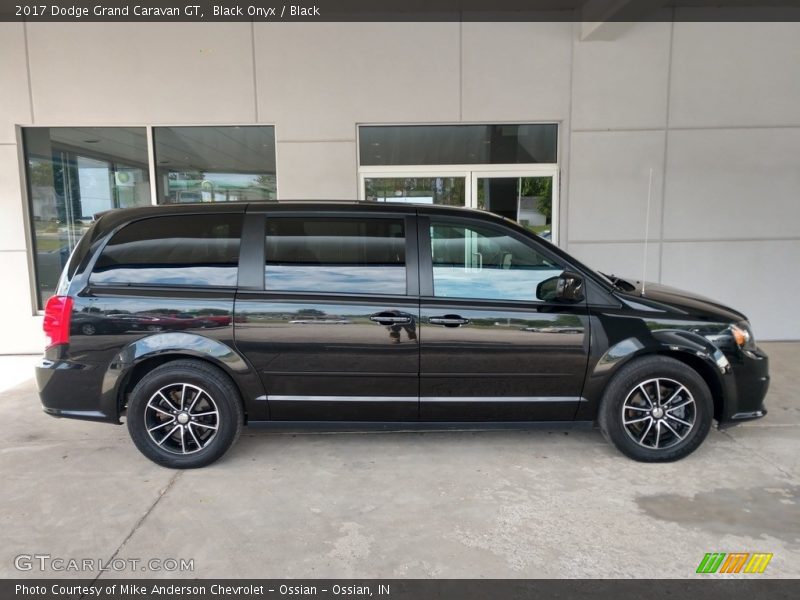 Black Onyx / Black 2017 Dodge Grand Caravan GT