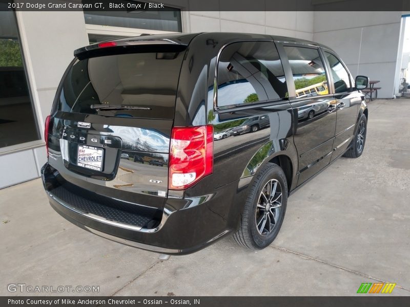 Black Onyx / Black 2017 Dodge Grand Caravan GT