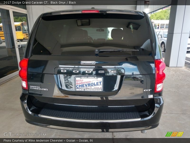 Black Onyx / Black 2017 Dodge Grand Caravan GT