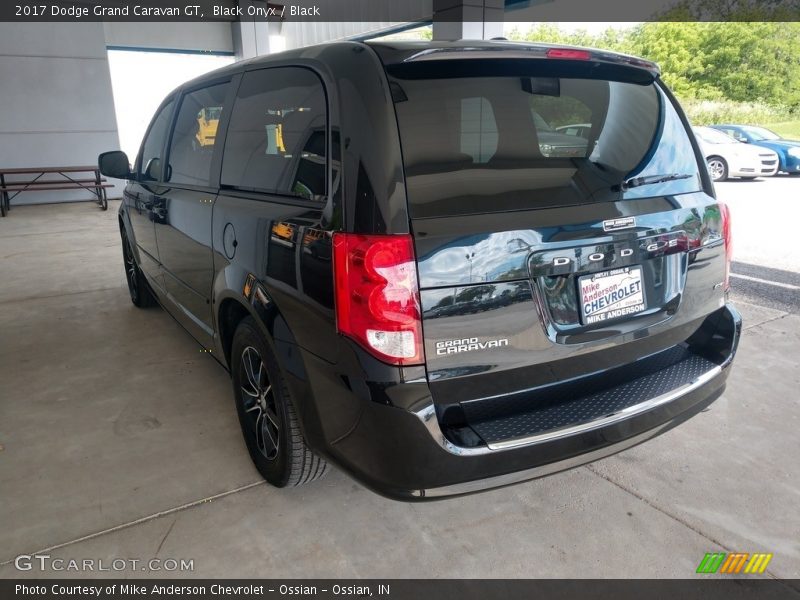 Black Onyx / Black 2017 Dodge Grand Caravan GT