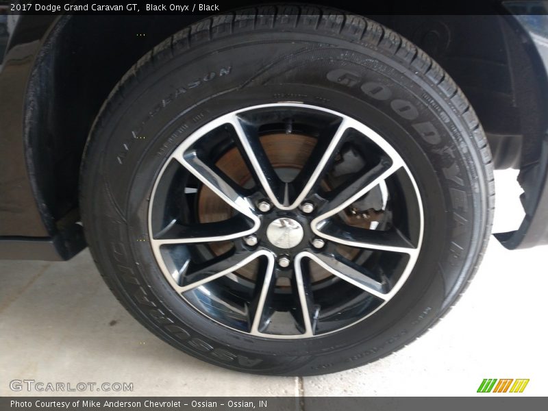 Black Onyx / Black 2017 Dodge Grand Caravan GT