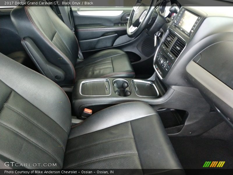 Black Onyx / Black 2017 Dodge Grand Caravan GT