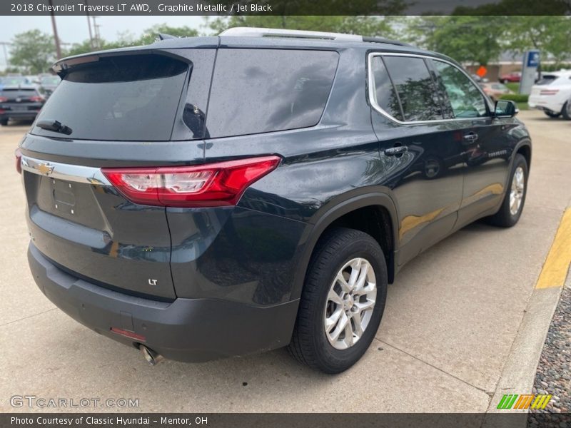 Graphite Metallic / Jet Black 2018 Chevrolet Traverse LT AWD