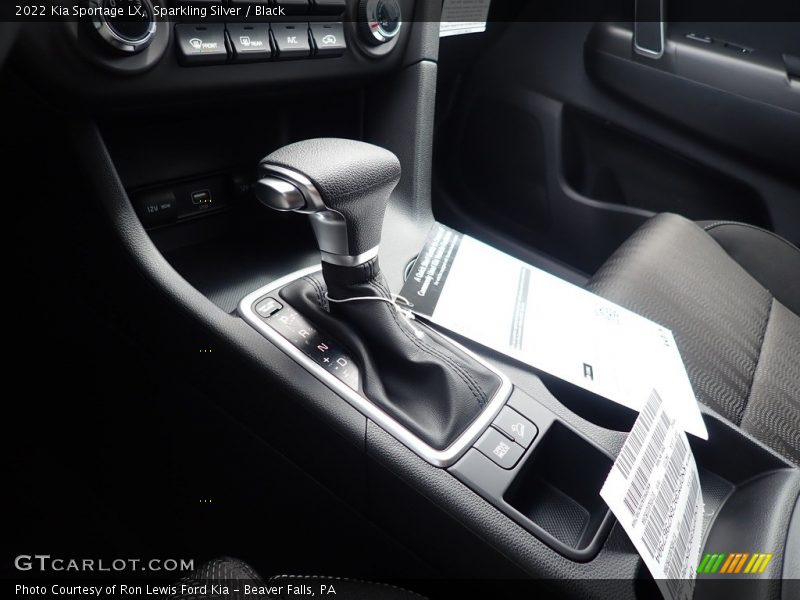 Sparkling Silver / Black 2022 Kia Sportage LX