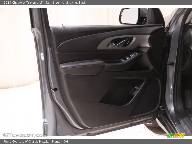 Satin Steel Metallic / Jet Black 2019 Chevrolet Traverse LT
