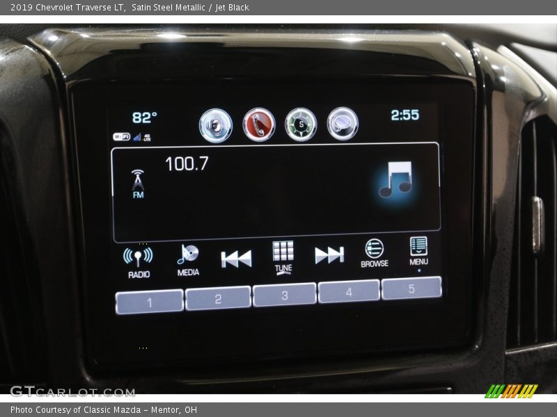 Satin Steel Metallic / Jet Black 2019 Chevrolet Traverse LT
