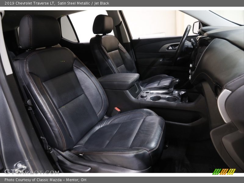 Satin Steel Metallic / Jet Black 2019 Chevrolet Traverse LT